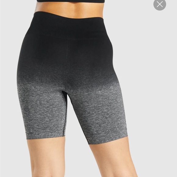 Gymshark women shorts - Picture 2 of 4